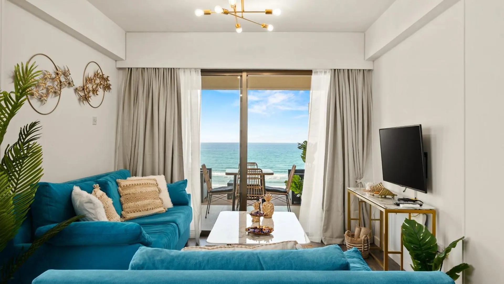 Lazuli Sea View Beachfront Ap 254 Larnaca