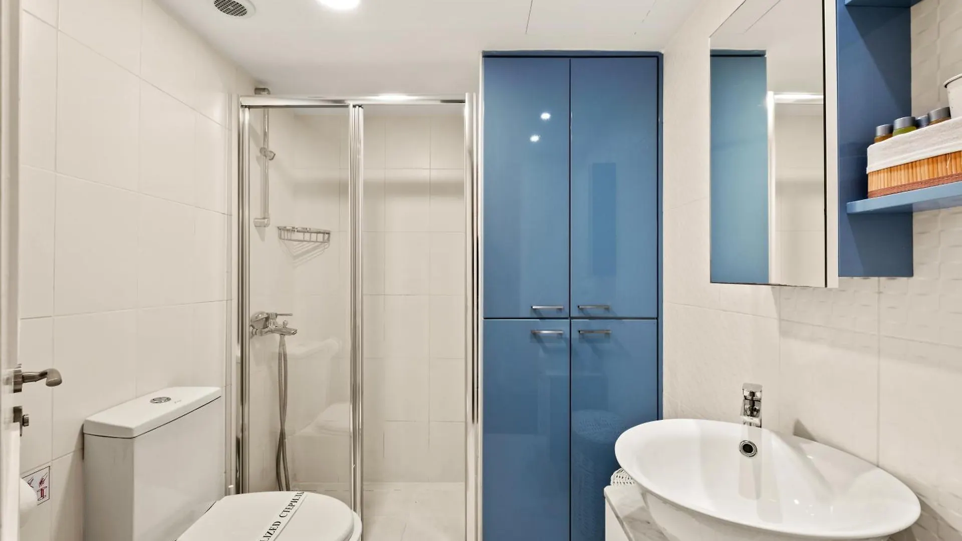 Lazuli Sea View Beachfront Ap 254 Larnaca